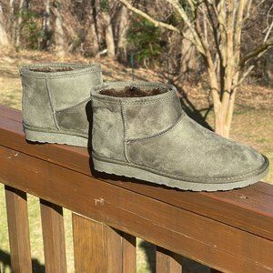 Jellypop Olive Green Suedelike Boots - Size 10